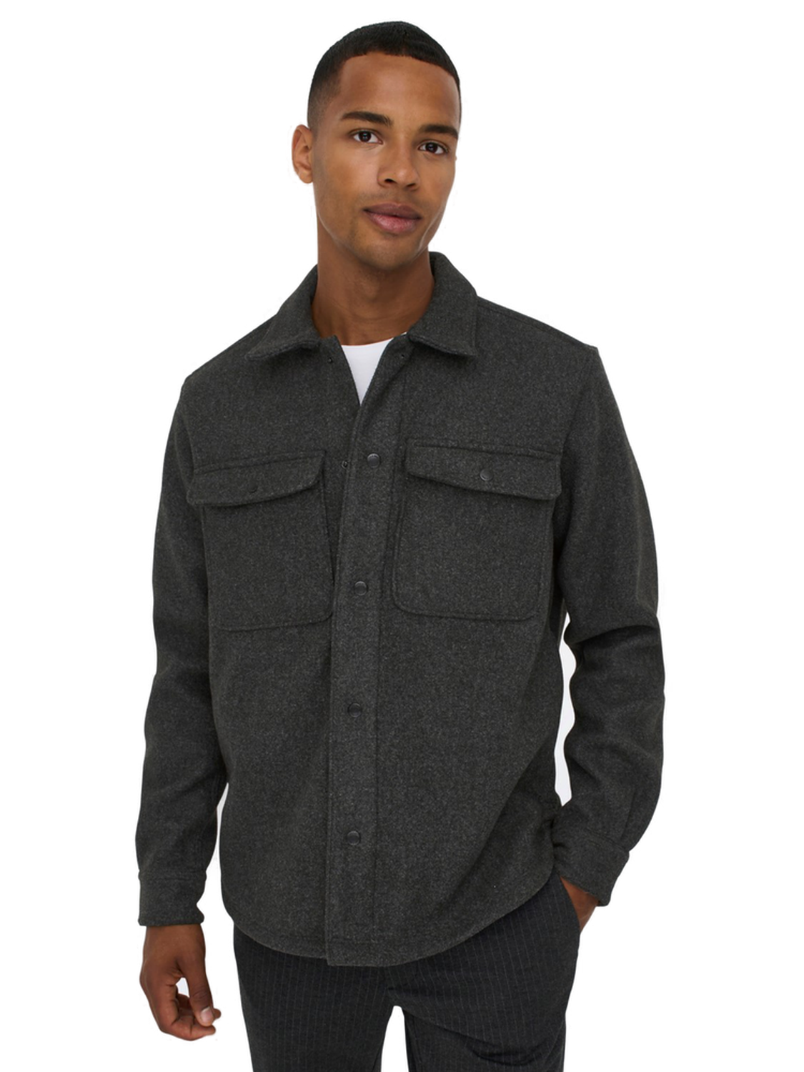 Herren Overshirt grün Button-Down Relaxed Fit Brusttaschen Alltag