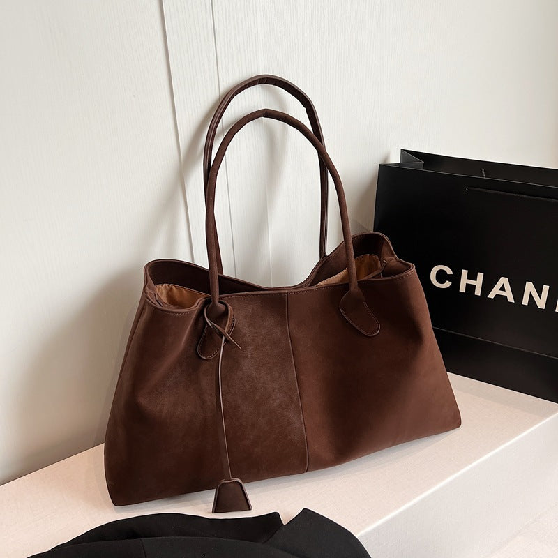 Damen Shopper Tote Bag in Taupe mit Charm-Detail für Alltag