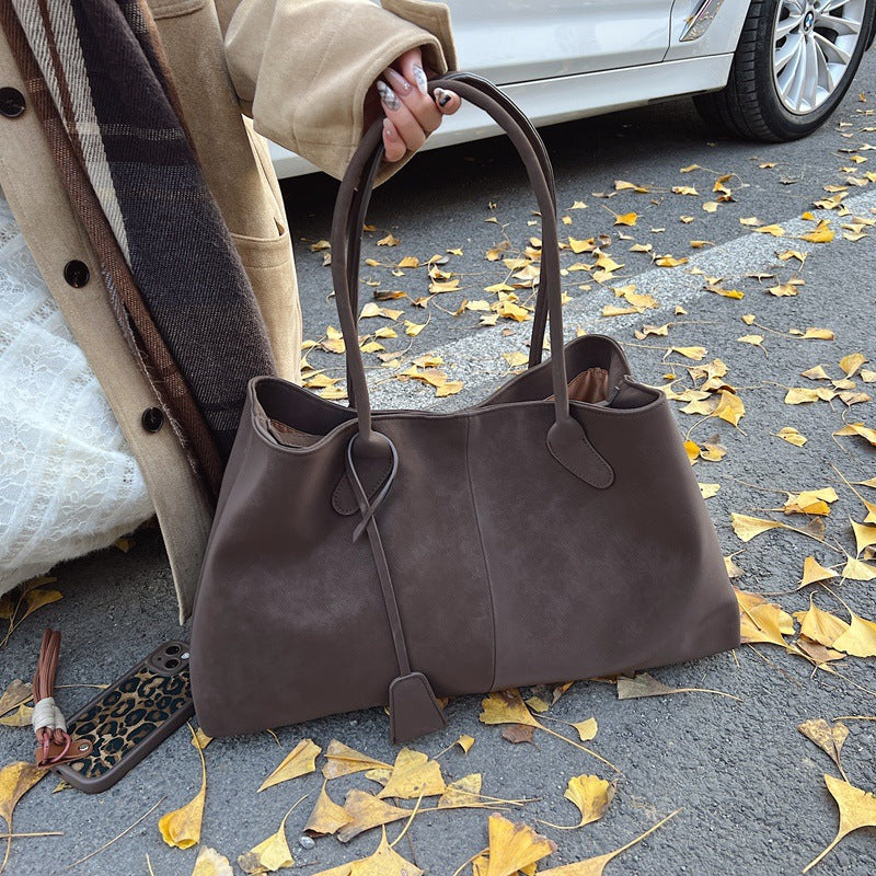 Damen Shopper Tote Bag in Taupe mit Charm-Detail für Alltag